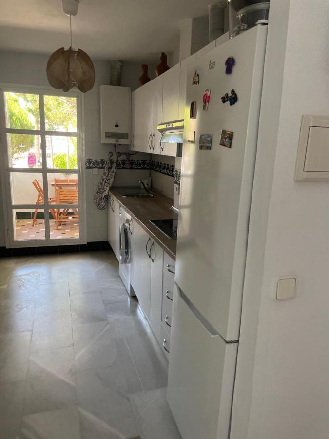 Pueblo Marinero Apartment Novo Sancti Petri Luaran gambar